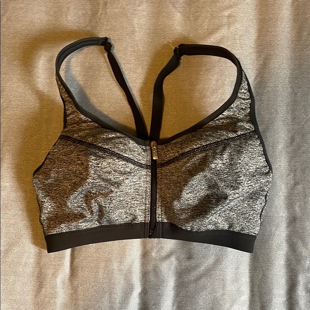 VSX (Victoria’s Secret) Heather Gray Underwire Sports Bra